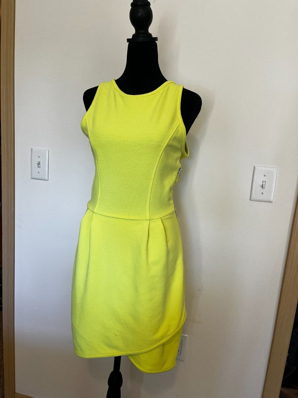 yellow dress size medium dolce vita